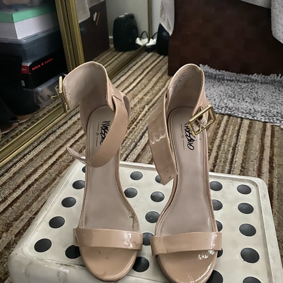 Mossimo heels - Picture 2 of 2